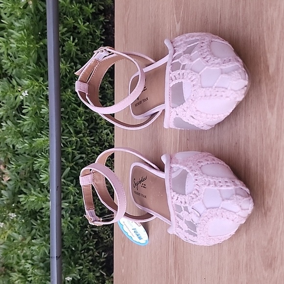 Seychelles Crochet Lace Pointy Toe Flats with Ankle Strap Size 7 NWT - Picture 2 of 11